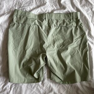 Fabletics Men’s Green Business Casual Shorts